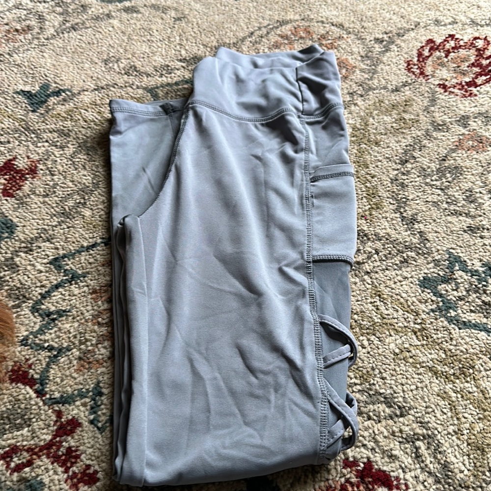 Never worn gray Leggings size large/xl